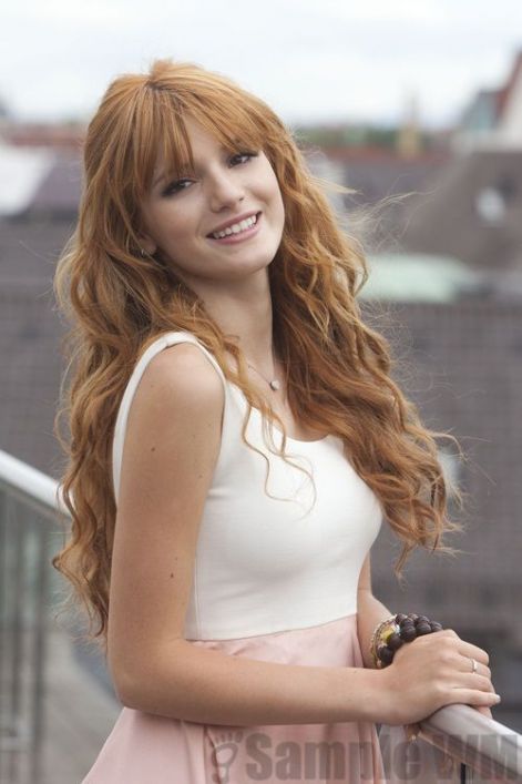 _bella_thorne_posing_for_a_photo_shoot_on_a_hotel_in_munich_1_122_336lo.jpg